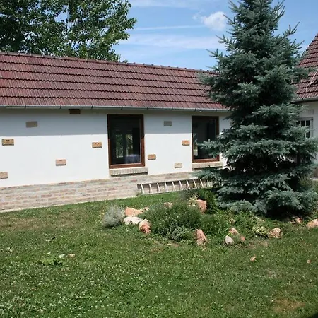 Woodland Apartman شقة فندقية غيولا